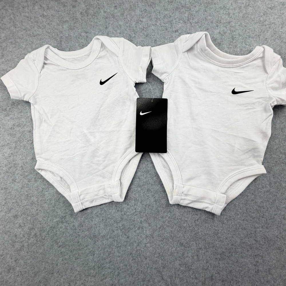 Nike Infant Bodysuits Set of 2 White Short Sleeve Swoosh Logo Newborn NWT NWOT